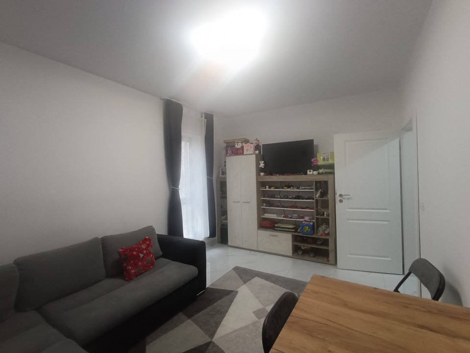 Apartament cu 3 camere, decomandat, Etaj 1 - Giroc  15, foxfort.ro