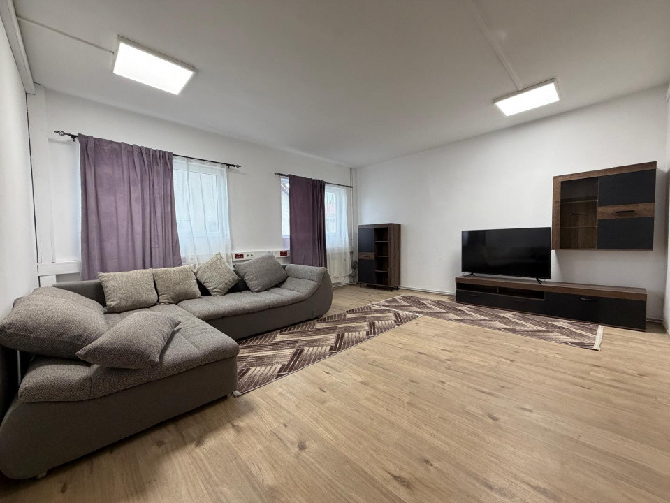 Casa individuala cu 5 camere de inchiriere in zona Balcescu 10, foxfort.ro