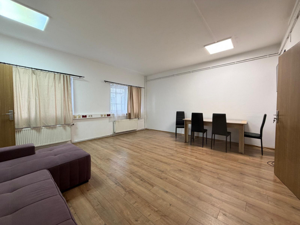 Casa individuala cu 5 camere de inchiriere in zona Balcescu 14, foxfort.ro