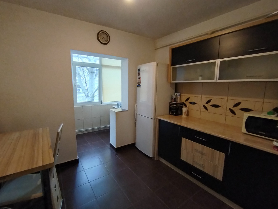 Apartament cu 3 camere de vanzare in Timisoara, zona Soarelui 1, foxfort.ro