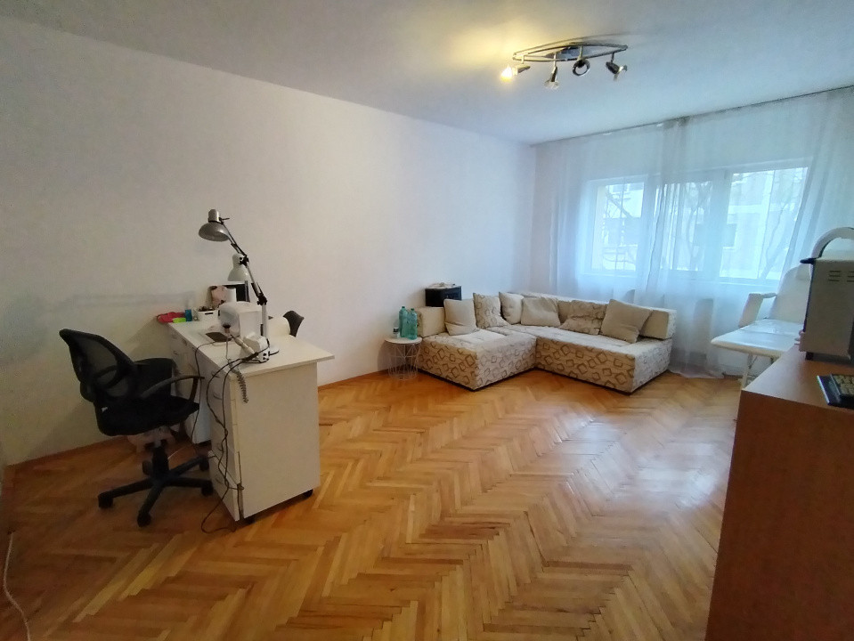 Apartament cu 3 camere de vanzare in Timisoara, zona Soarelui 4, foxfort.ro