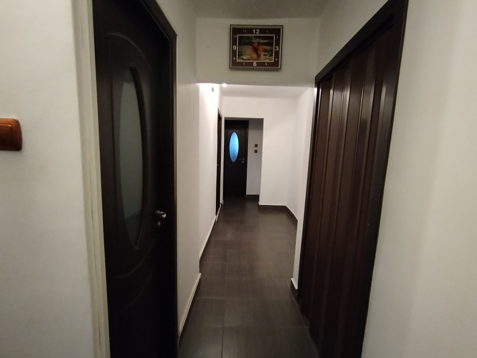 Apartament cu 3 camere de vanzare in Timisoara, zona Soarelui 8, foxfort.ro