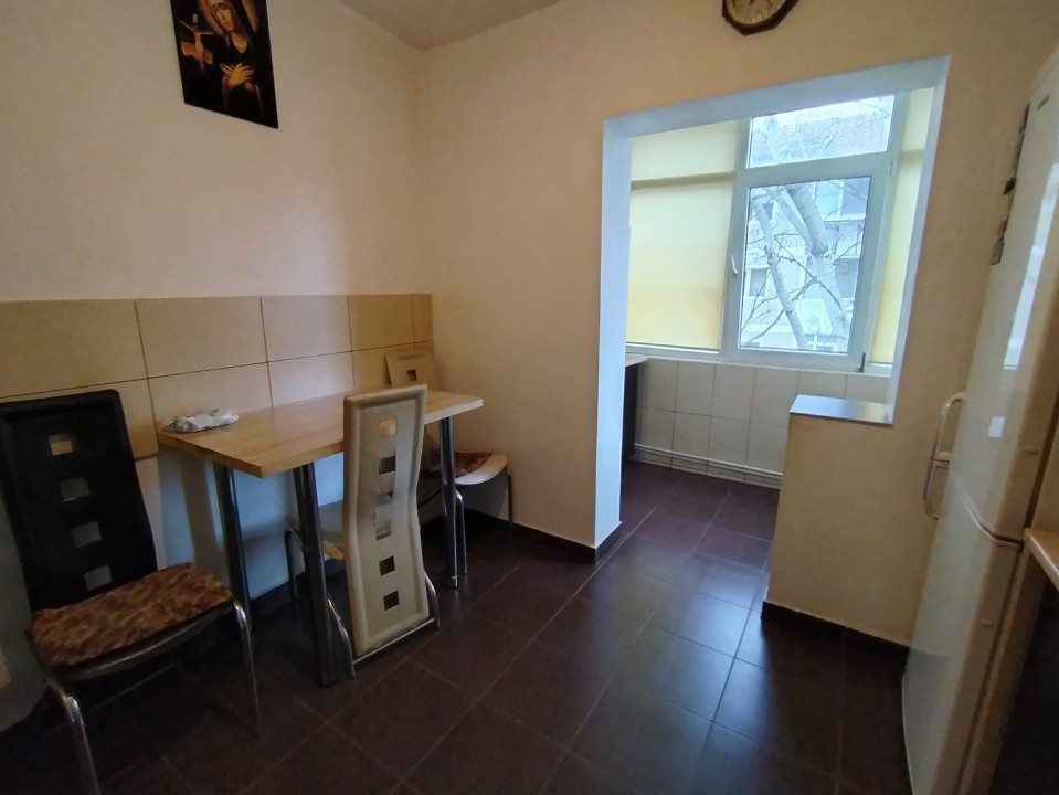 Apartament cu 3 camere de vanzare in Timisoara, zona Soarelui 10, foxfort.ro
