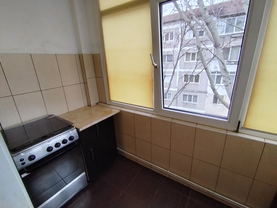 Apartament cu 3 camere de vanzare in Timisoara, zona Soarelui 12, foxfort.ro