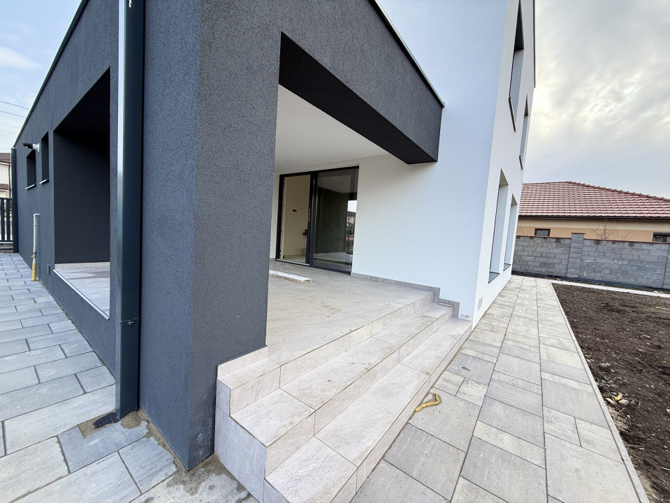 Casa individuala cu 5 camere de vanzare in Dumbravita 28, foxfort.ro