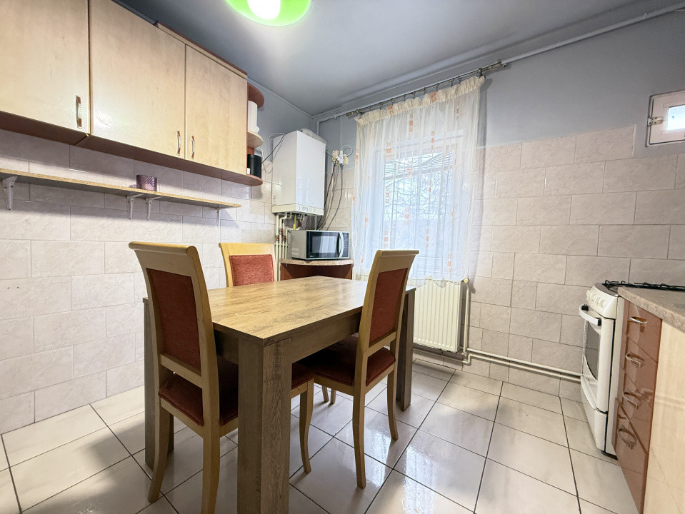 Apartament cu 3 camere de vanzare in Timisoara, zona Aradului 8, foxfort.ro