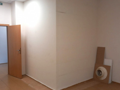 Spatiu comercial de inchiriat, pentru birouri sau alte activitati imagine mica 11, foxfort.ro