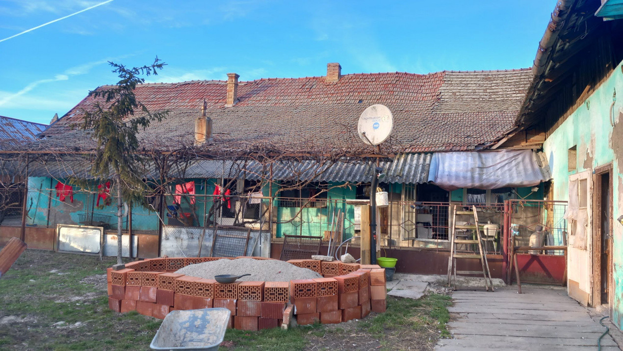 Casa individuala + hala de vanzare in Grabat  4, foxfort.ro