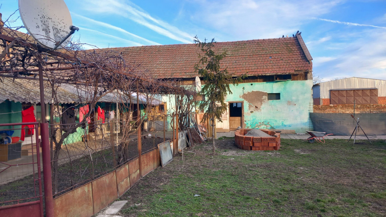 Casa individuala + hala de vanzare in Grabat  8, foxfort.ro