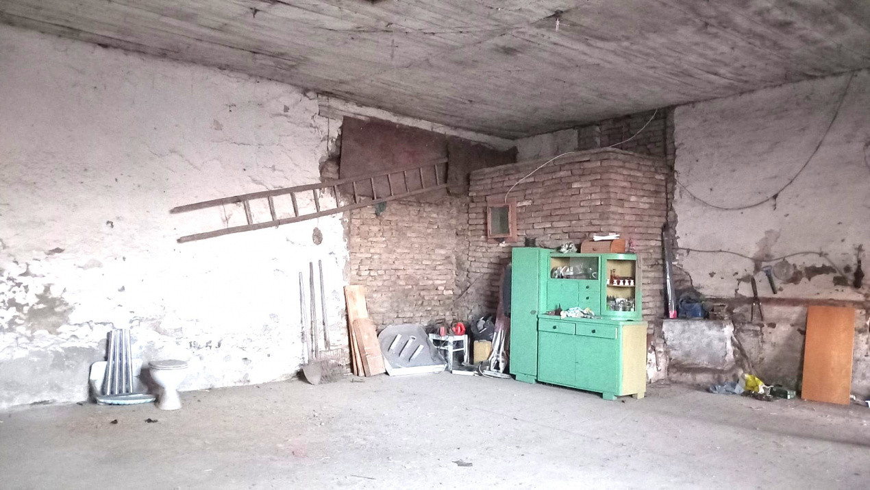 Casa individuala + hala de vanzare in Grabat  23, foxfort.ro