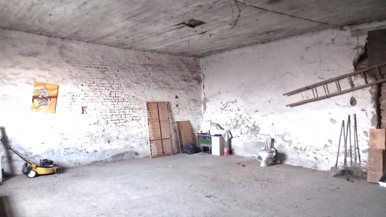 Casa individuala + hala de vanzare in Grabat  24, foxfort.ro