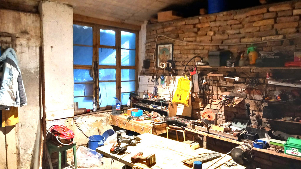 Casa individuala + hala de vanzare in Grabat  27, foxfort.ro