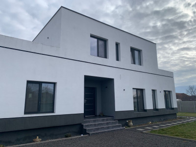 Casa individuala cu 4 camere si teren de 565 mp, zona Sacalaz