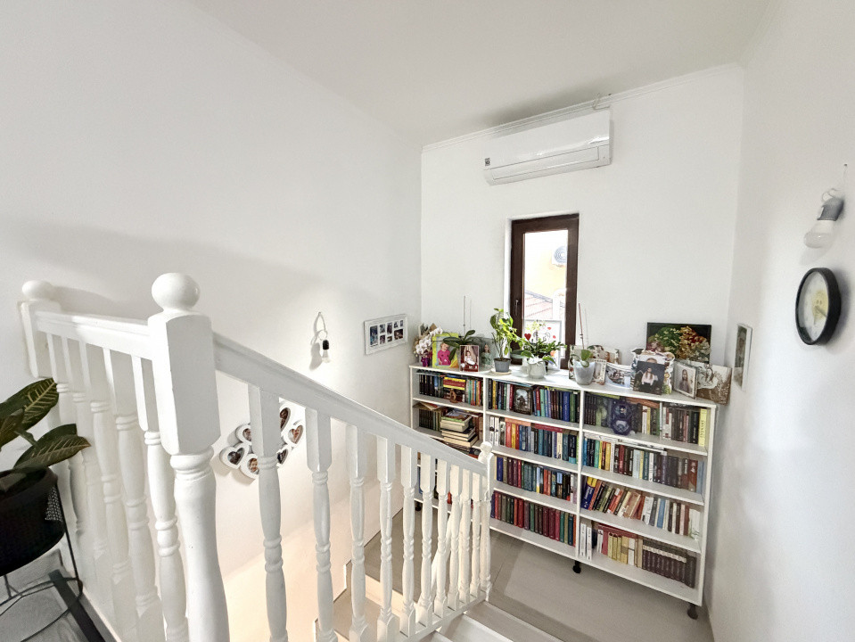 COMISION 0% Duplex despartit prin garaj, 5 camere, teren 660 mp in Sanandrei 8, foxfort.ro