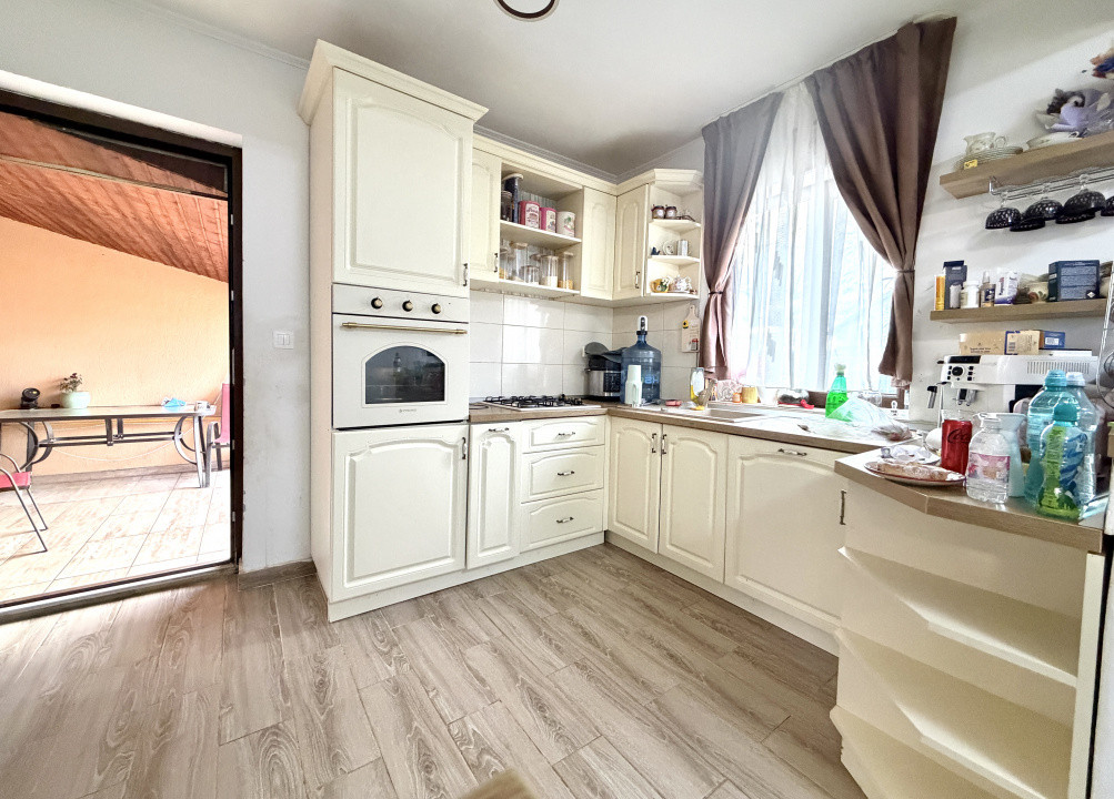 COMISION 0% Duplex despartit prin garaj, 5 camere, teren 660 mp in Sanandrei 11, foxfort.ro