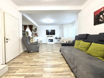 COMISION 0% Duplex despartit prin garaj, 5 camere, teren 660 mp in Sanandrei imagine mica 2, foxfort.ro