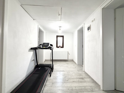 COMISION 0% Duplex despartit prin garaj, 5 camere, teren 660 mp in Sanandrei imagine mica 13, foxfort.ro