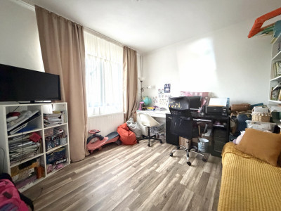 COMISION 0% Duplex despartit prin garaj, 5 camere, teren 660 mp in Sanandrei imagine mica 14, foxfort.ro