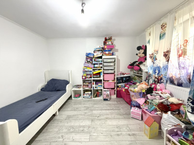 COMISION 0% Duplex despartit prin garaj, 5 camere, teren 660 mp in Sanandrei imagine mica 17, foxfort.ro