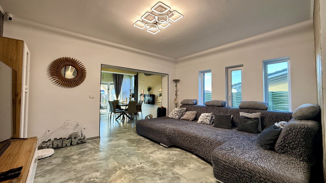 Duplex deosebit de vanzare, 4 camere, zona linistita - Mosnita Veche 3, foxfort.ro