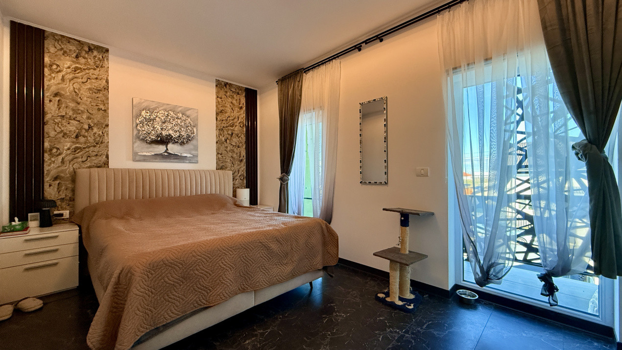 Duplex deosebit de vanzare, 4 camere, zona linistita - Mosnita Veche 9, foxfort.ro