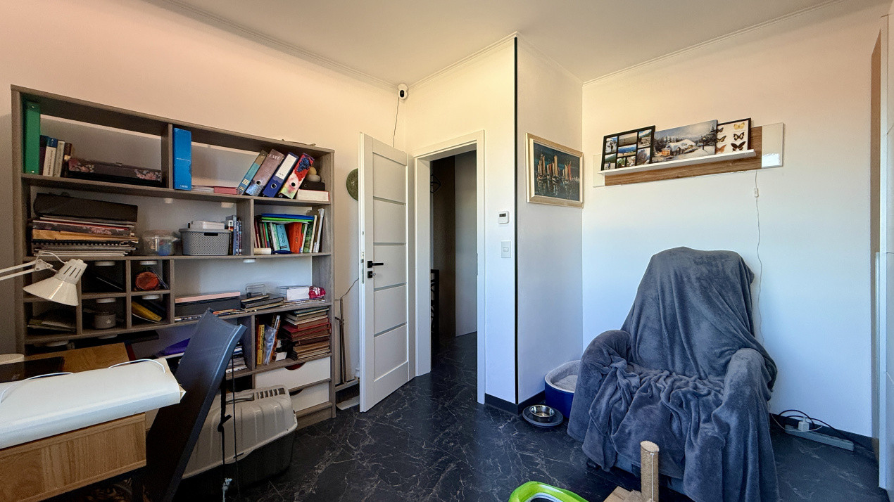 Duplex deosebit de vanzare, 4 camere, zona linistita - Mosnita Veche 11, foxfort.ro