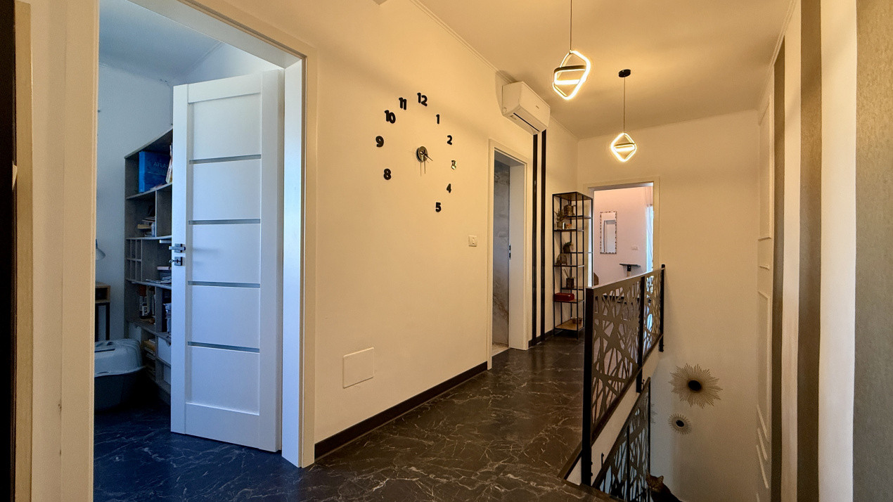 Duplex deosebit de vanzare, 4 camere, zona linistita - Mosnita Veche 22, foxfort.ro