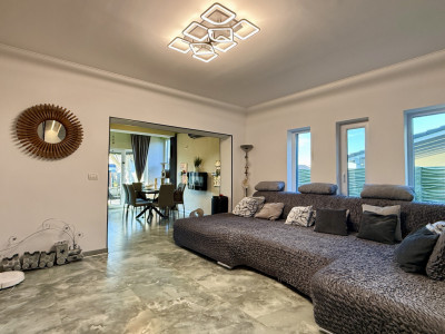 Duplex deosebit de vanzare, 4 camere, zona linistita - Mosnita Veche imagine mica 3, foxfort.ro