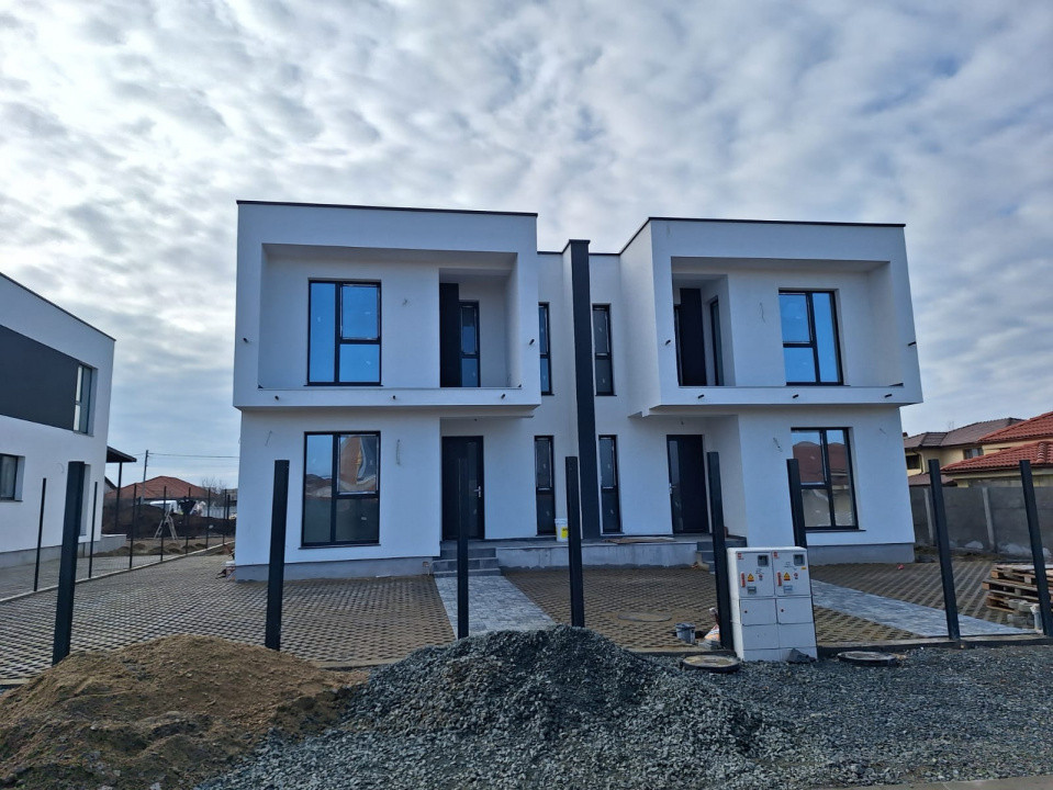 Duplex cu 5 camere de 125 mp si 3 bai, zona Dumbravita 7, foxfort.ro