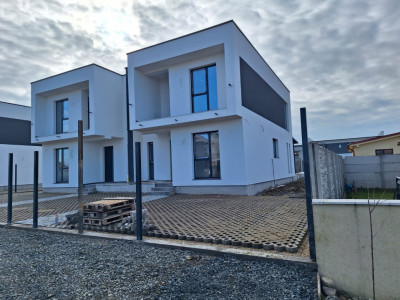 Duplex cu 5 camere de 125 mp si 3 bai, zona Dumbravita imagine mica 9, foxfort.ro