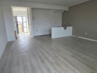 Duplex cu 4 camere in Mosnita Noua - Valery imagine mica 2, foxfort.ro