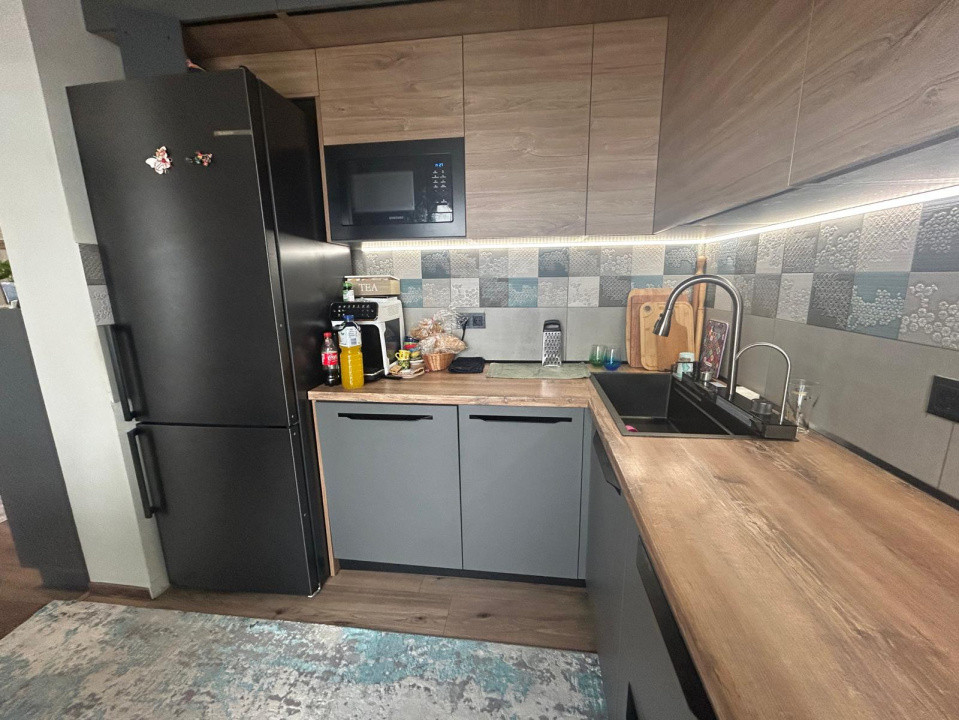 Apartament de vanzare cu 3 camere in zona Giroc 4, foxfort.ro