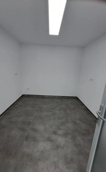 Spatiu Sad de inchiriat in apropiere de Iulius Mall 15, foxfort.ro