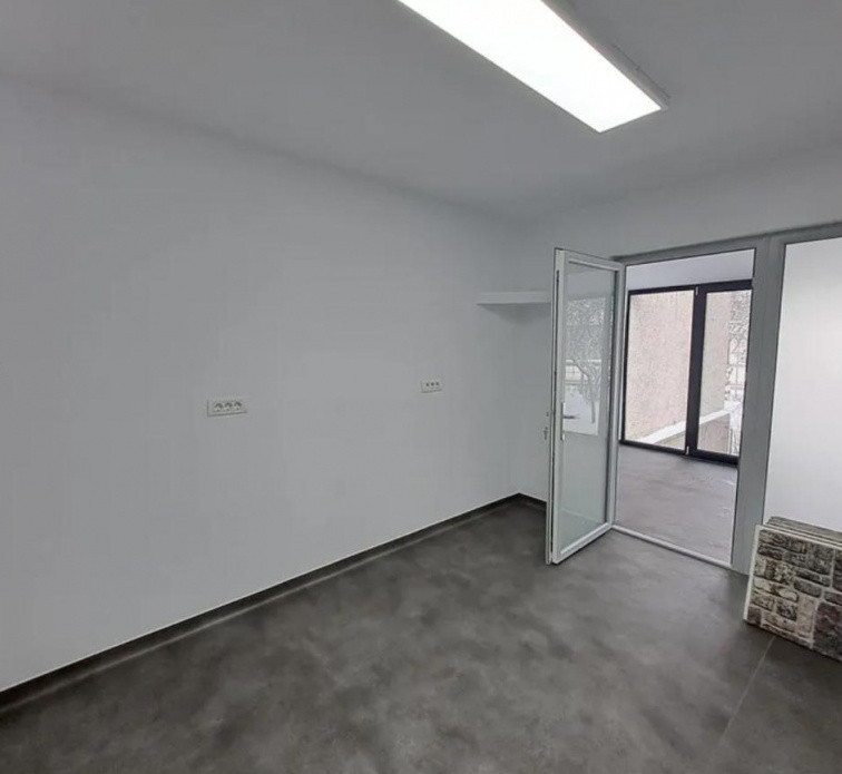 Spatiu Sad de inchiriat in apropiere de Iulius Mall 17, foxfort.ro