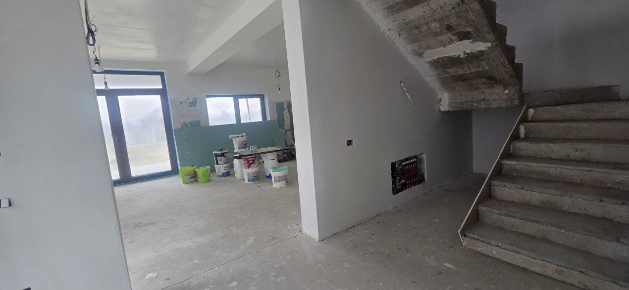 Duplex spatios cu 5 camere de vanzare, zona Mosnita Noua 4, foxfort.ro