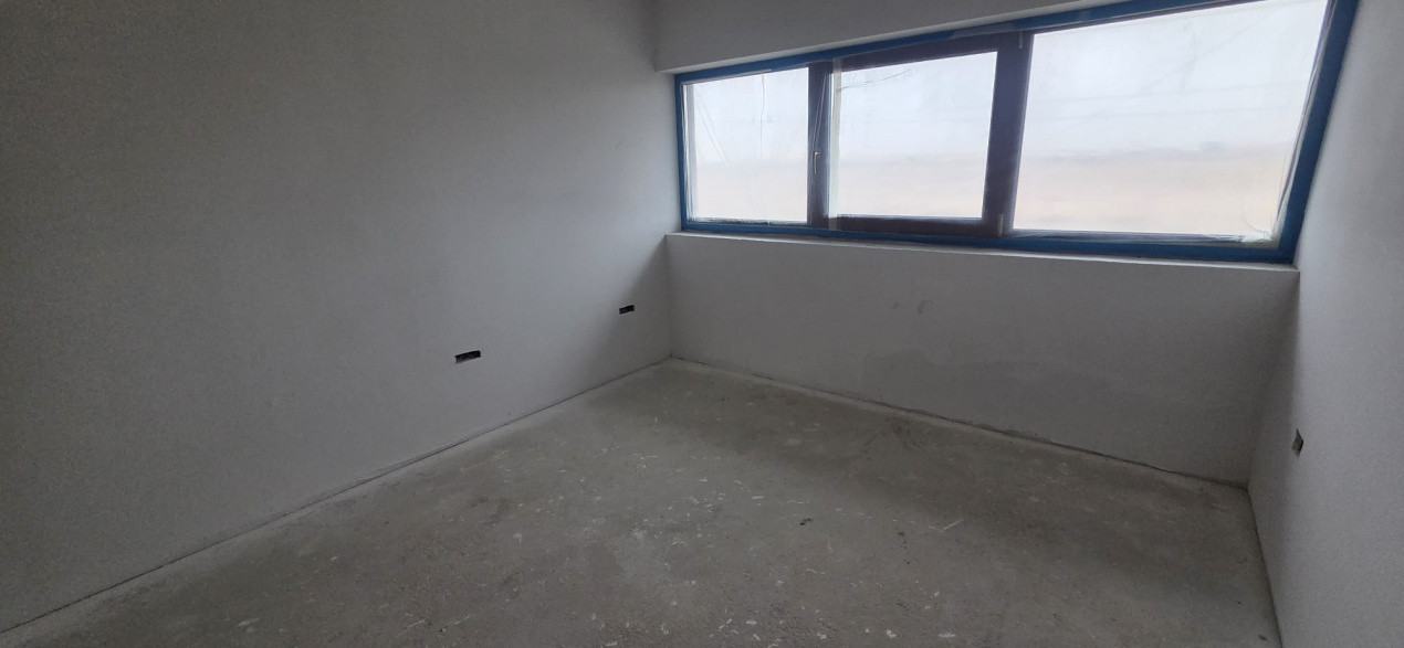 Duplex spatios cu 5 camere de vanzare, zona Mosnita Noua 10, foxfort.ro
