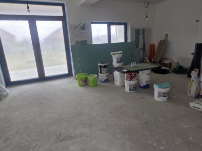 Duplex spatios cu 5 camere de vanzare, zona Mosnita Noua