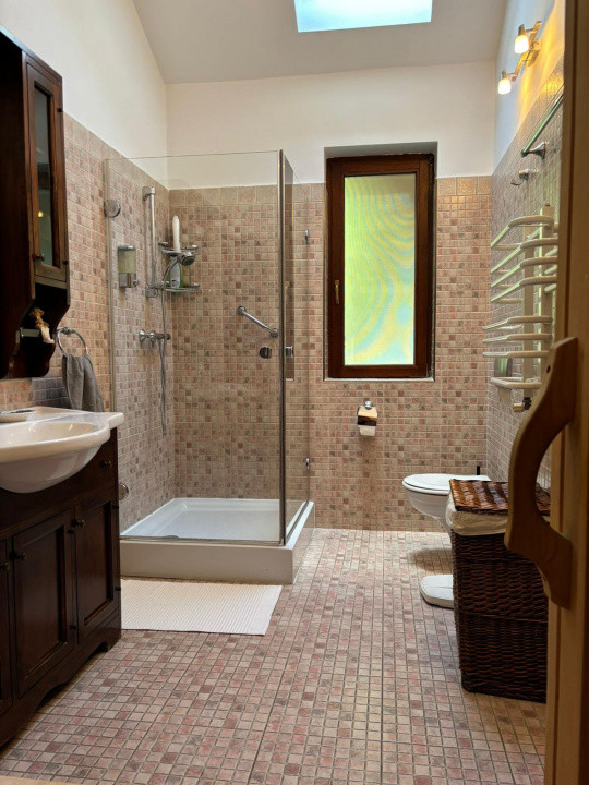 Casa individuala cu 5 camere si teren de 1 hectar - Ghioroc - Arad 30, foxfort.ro