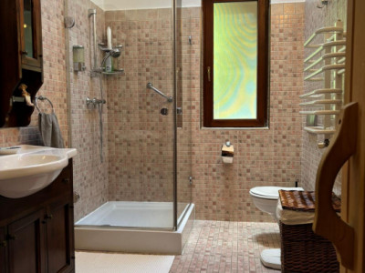 Casa individuala cu 5 camere si teren de 1 hectar - Ghioroc - Arad imagine mica 30, foxfort.ro