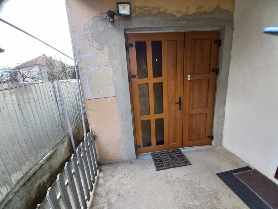 Casa individuala cu 4 camere si teren de 100 mp - zona Kuncz 1, foxfort.ro