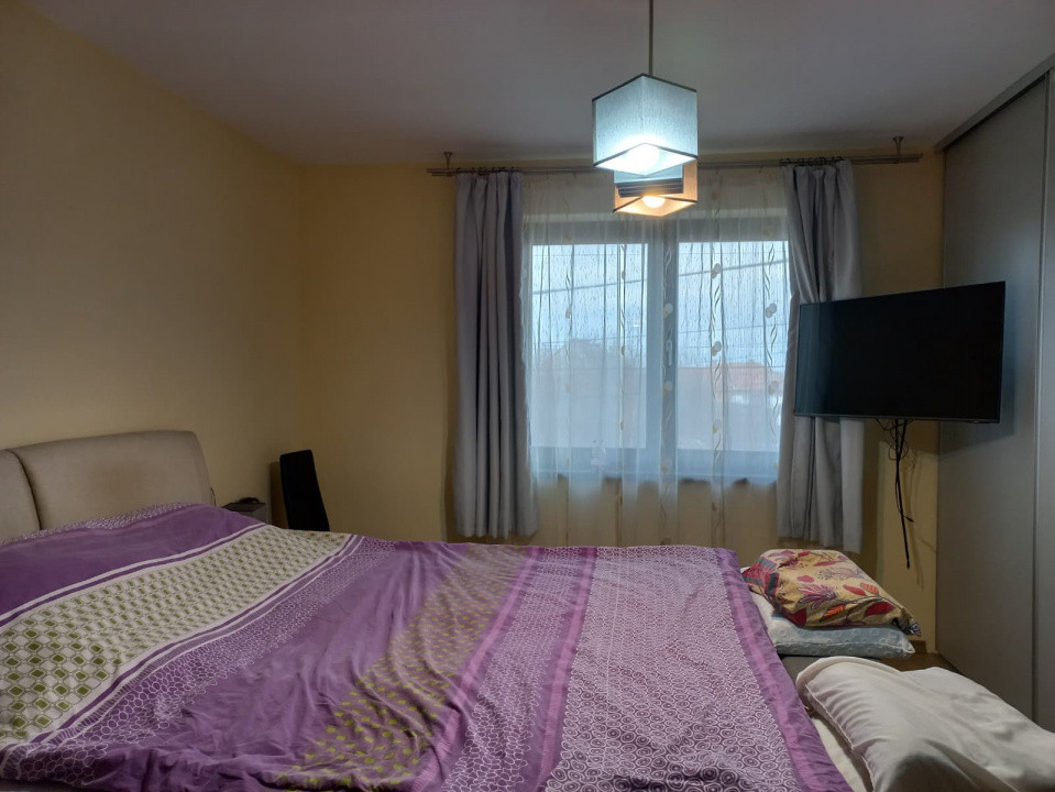 Casa individuala cu 4 camere si teren de 100 mp - zona Kuncz 5, foxfort.ro