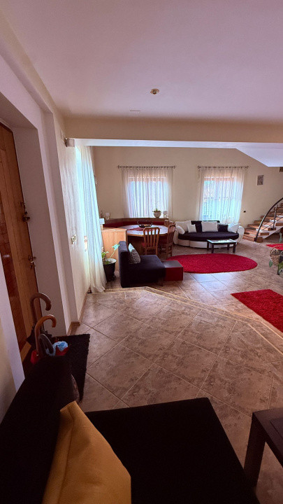 Casa individuala cu 7 camere si 1752 mp teren - zona Ghiroda 10, foxfort.ro