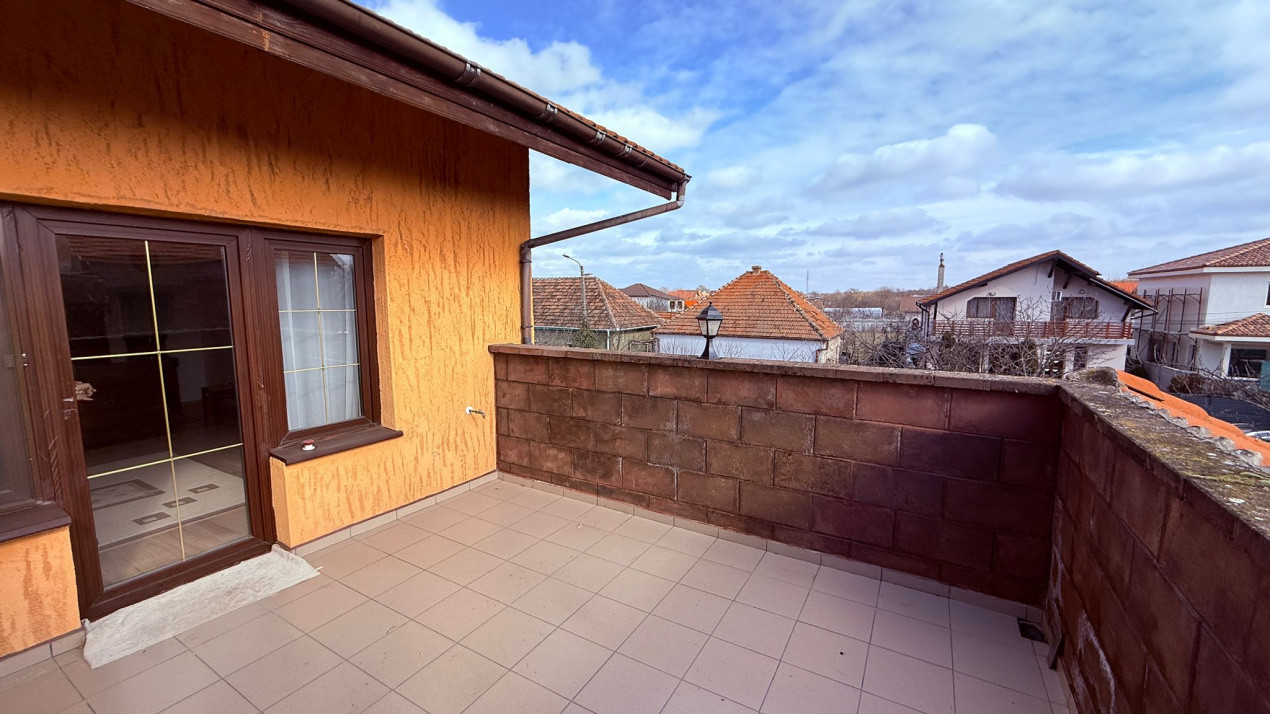 Casa individuala cu 7 camere si 1752 mp teren - zona Ghiroda 16, foxfort.ro