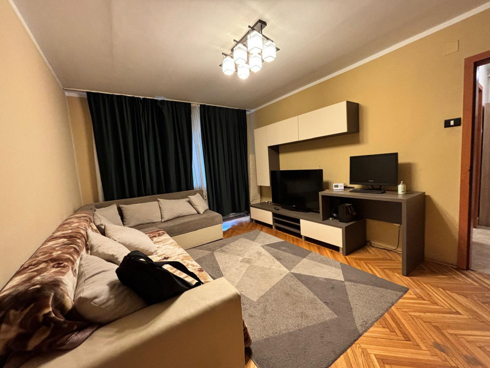 Apartament cu 3 camere de inchiriat in Arad, zona Central 1, foxfort.ro