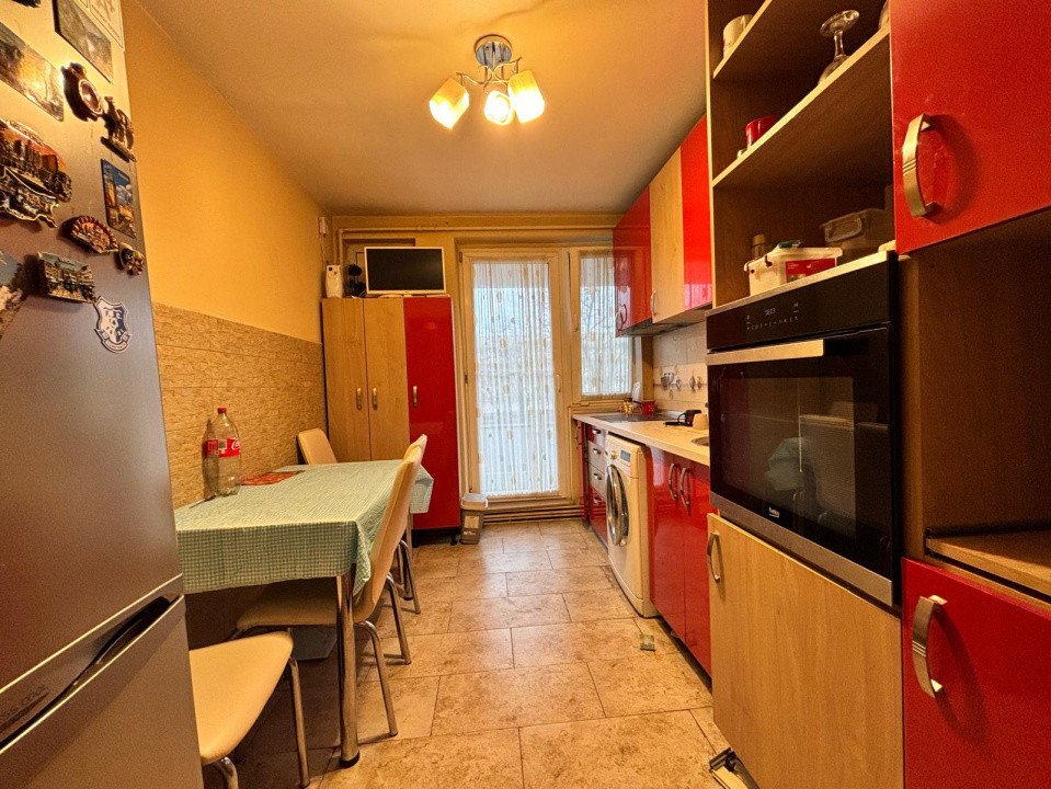 Apartament cu 3 camere de inchiriat in Arad, zona Central 2, foxfort.ro