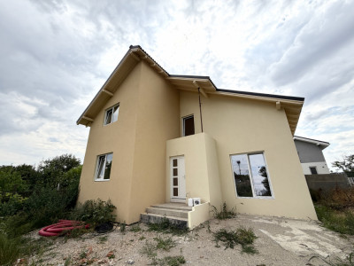 Casa individuala 4 camere, cu toate utilitatile, la cheie - Sanandrei
