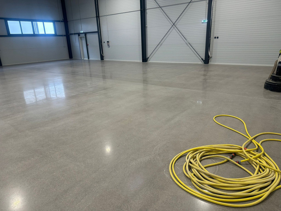 Hala industriala 500 mp + birouri, 1398 mp teren, acces TIR - Giarmata Vii 4, foxfort.ro