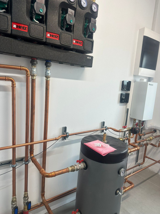 Hala industriala 500 mp + birouri, 1398 mp teren, acces TIR - Giarmata Vii 26, foxfort.ro