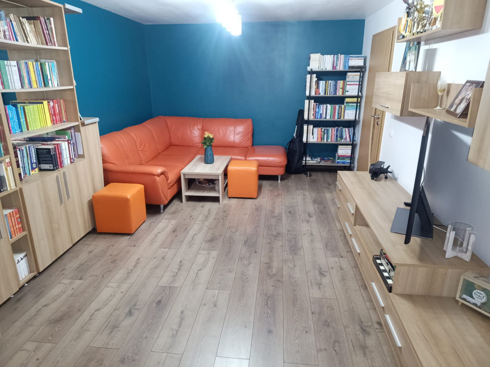 Apartament de vanzare cu 4 camere la etajul 1 in zona Lipovei 1, foxfort.ro