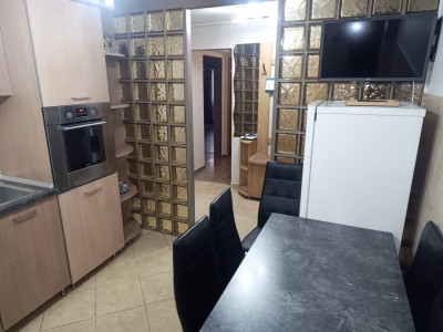 Apartament de vanzare cu 4 camere la etajul 1 in zona Lipovei imagine mica 5, foxfort.ro